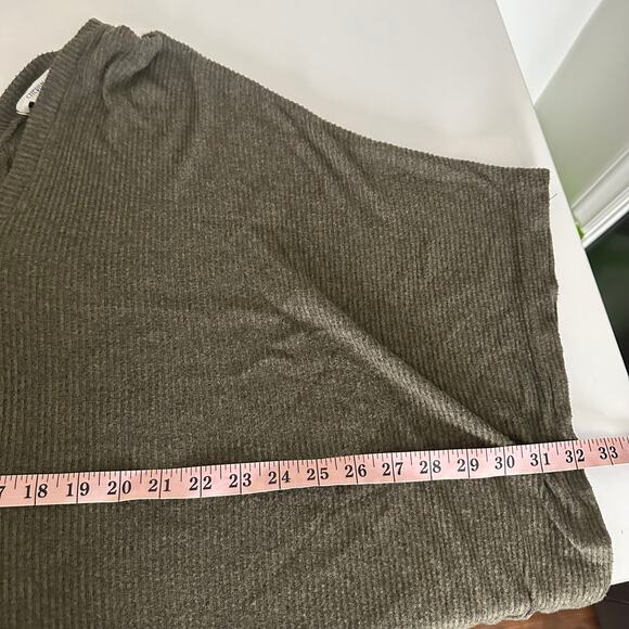 Cherish Women's Olive Green Ribbed Knit Poncho Tunic Oversized Top Size Small - Picture 6 of 7